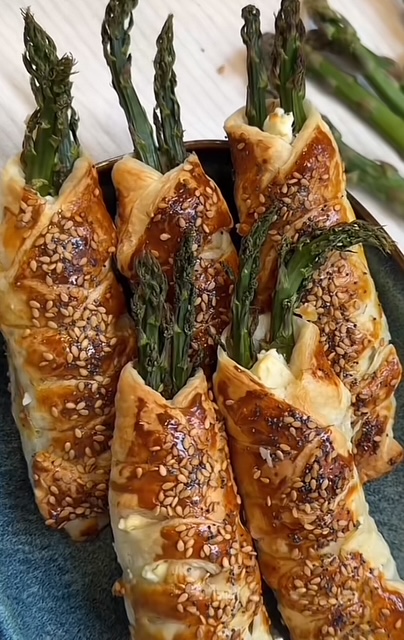Feuilletés croustillants aux asperges et&nbsp;fêta
