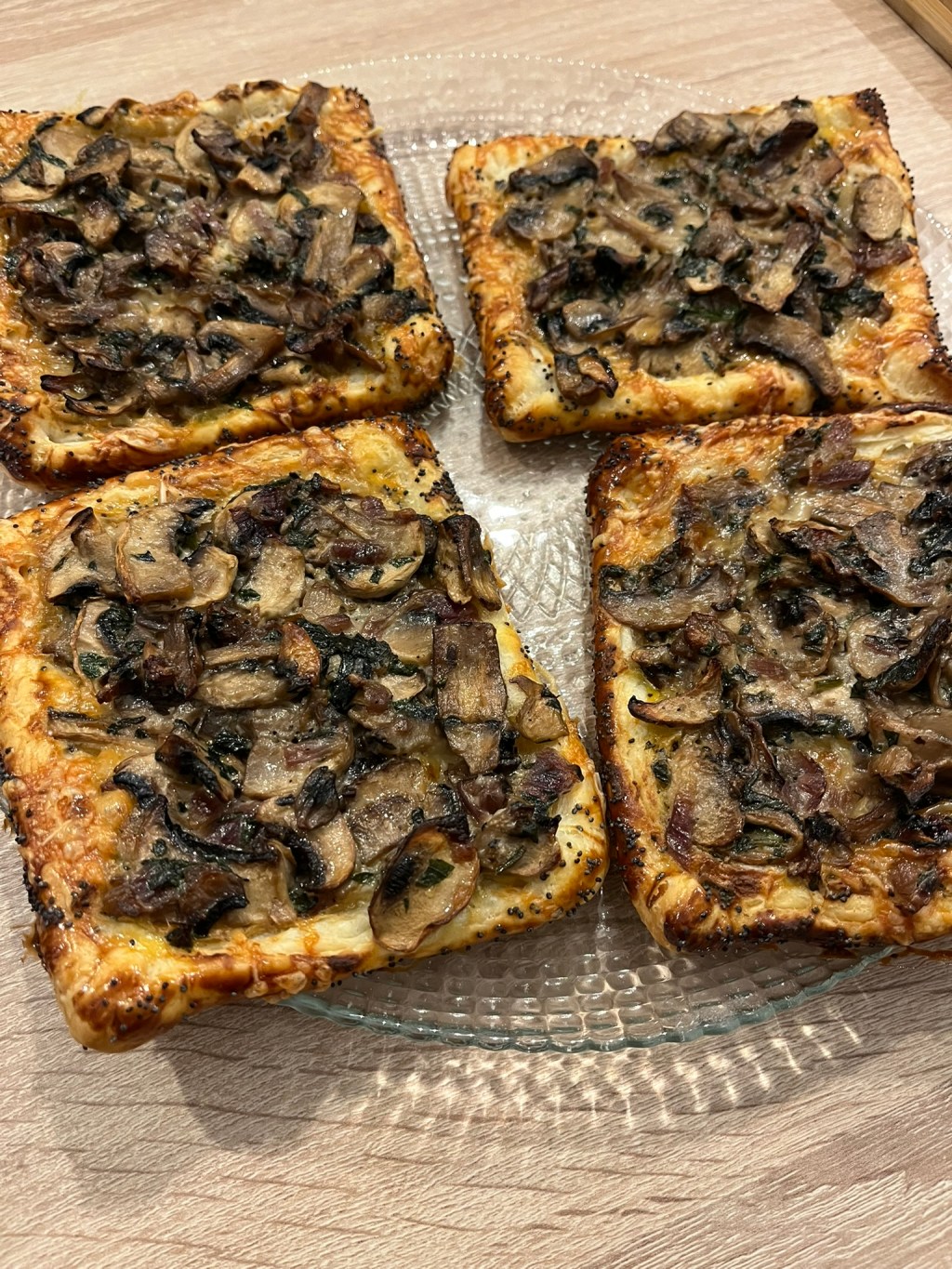 Feuilleté aux champignons,&nbsp;comté